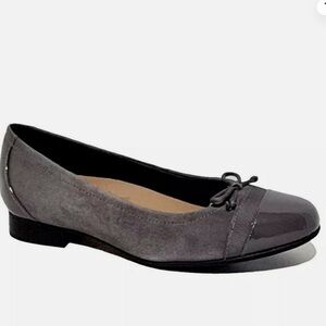 Women's Clarks grey suede Sz 10